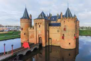 Het Muiderslot tussen Vecht en Zuiderzee